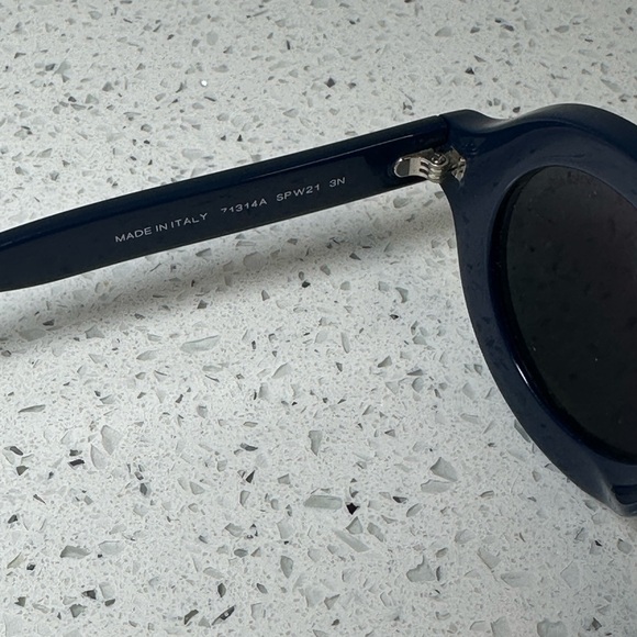 Chanel - Picture 2 of 5